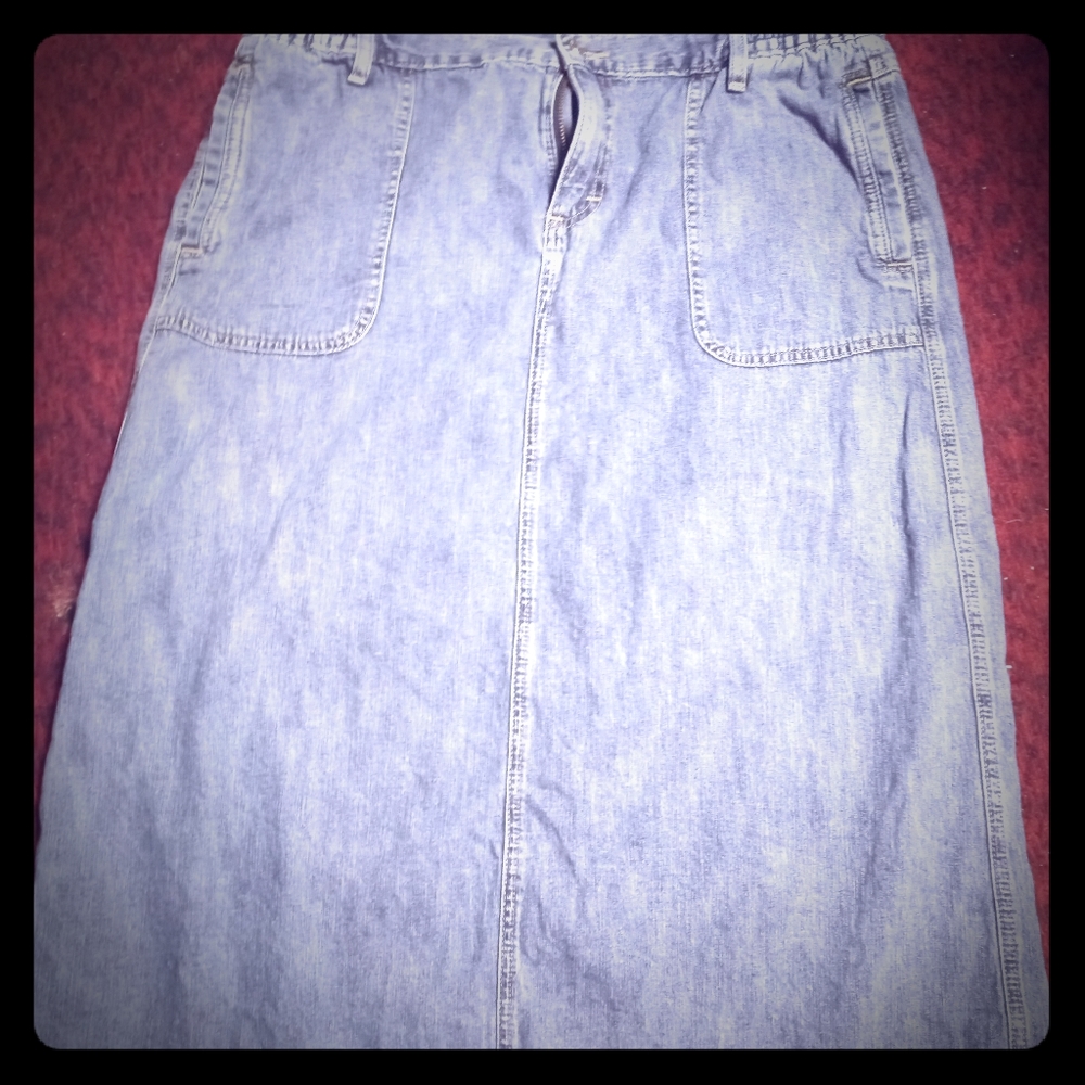 V.F. Jeanswear Inc. long skirt size 16/M